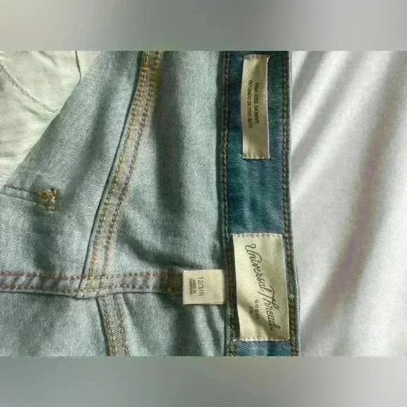 Universal Thread Women’s High Rise Skinny Light Wash 12/31 R - Picture 7 of 7